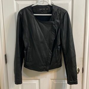 Black Rivet Women’s Size Medium Black Leather Motorcycle Jacket Cross Zip Pocket